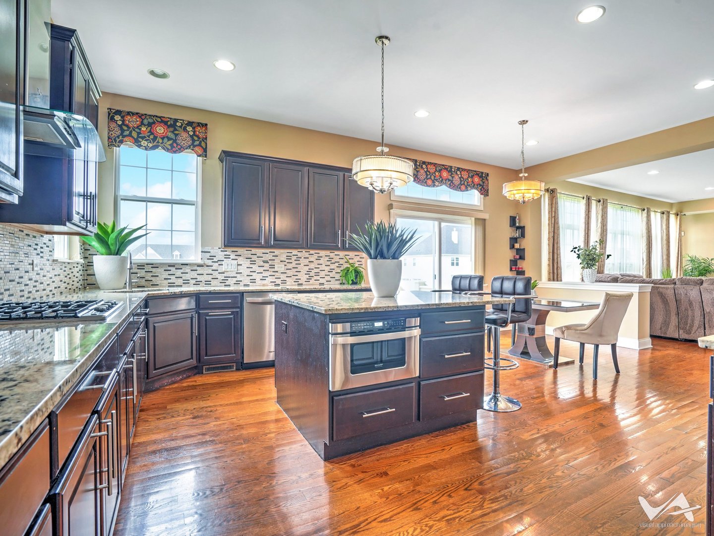 860 Reserve Drive, St. Charles, IL 60175