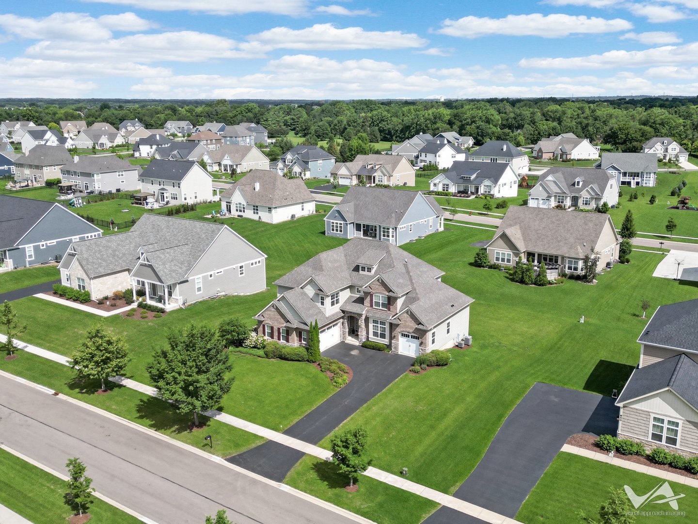 860 Reserve Drive, St. Charles, IL 60175