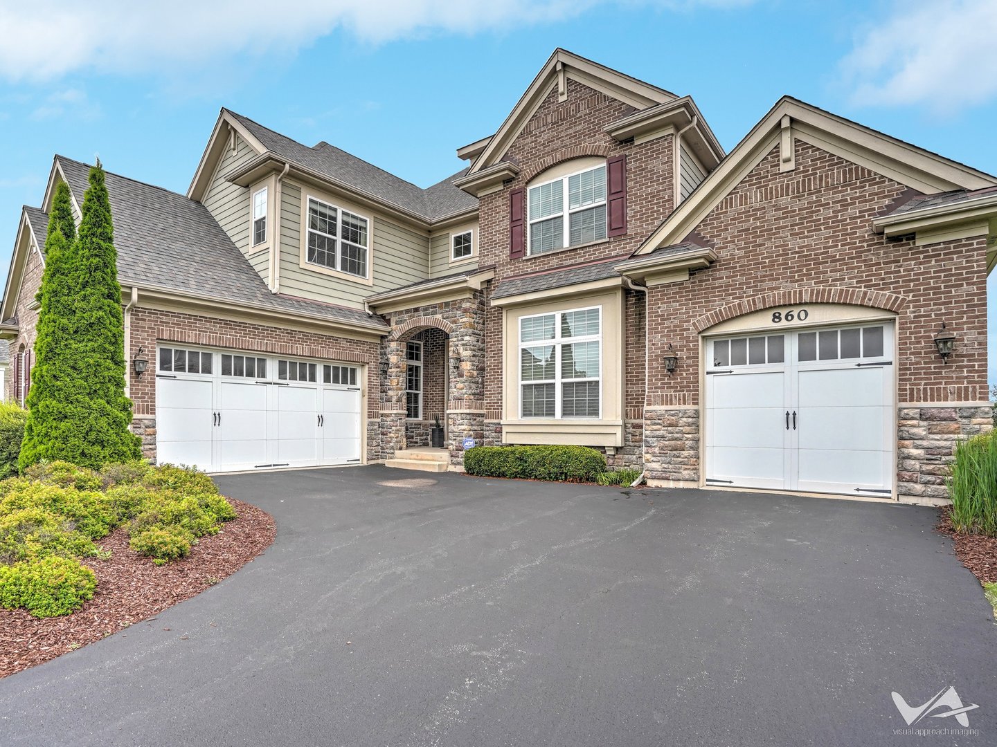 860 Reserve Drive, St. Charles, IL 60175