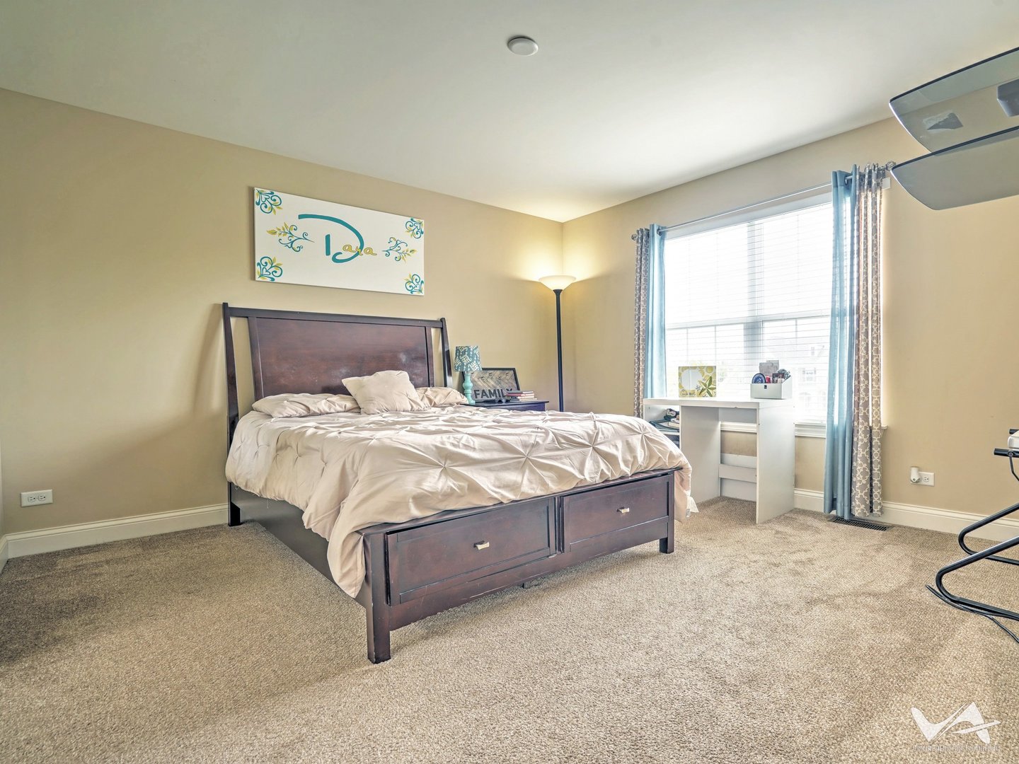 860 Reserve Drive, St. Charles, IL 60175