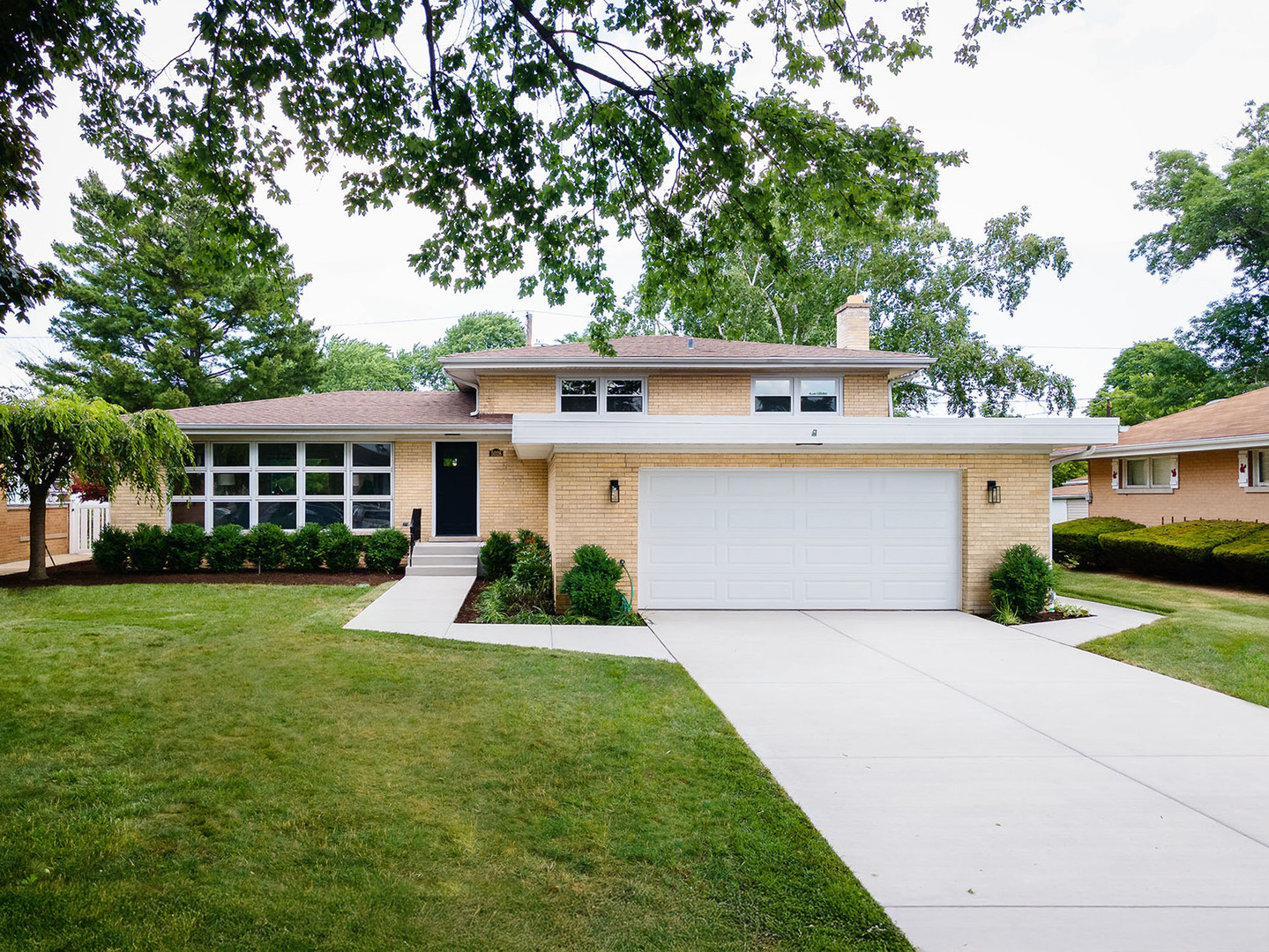 5028 Coyle Avenue, Skokie, IL 60077