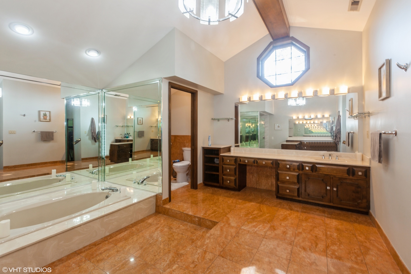 134 Country Club Drive, Bloomingdale, IL 60108