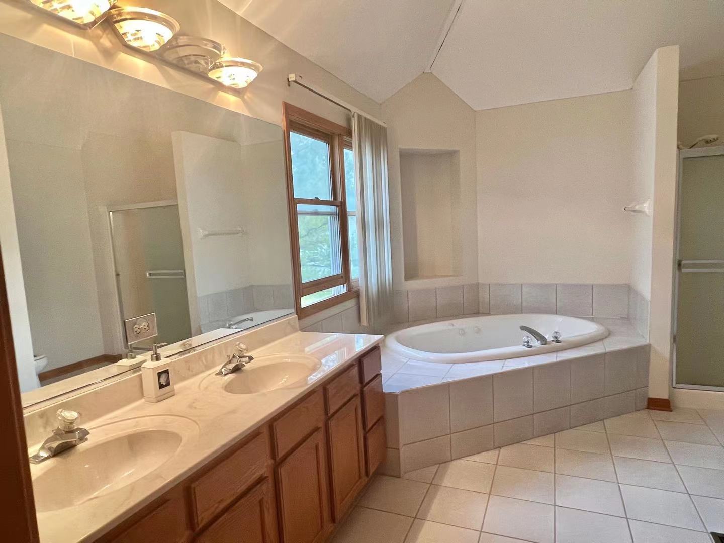 780 Sigmund Road, Naperville, IL 60563