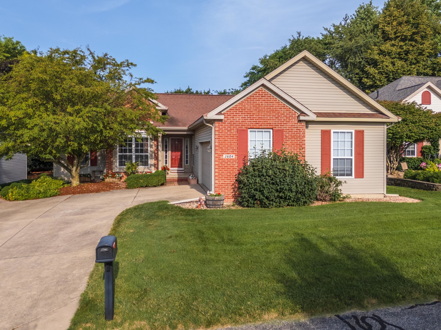 2604 Airport Road, Bloomington, IL 61704