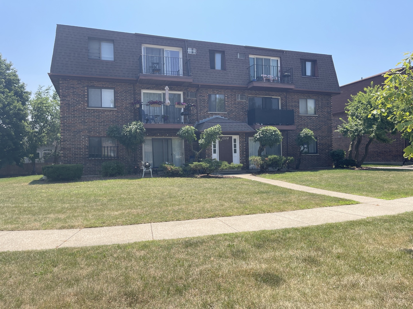 1208 Whispering Hills Court #1A, Naperville, IL 60540