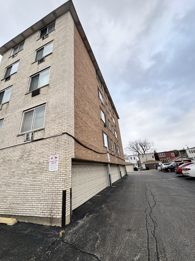 1227 S Harlem Avenue #415, Berwyn, IL 60402