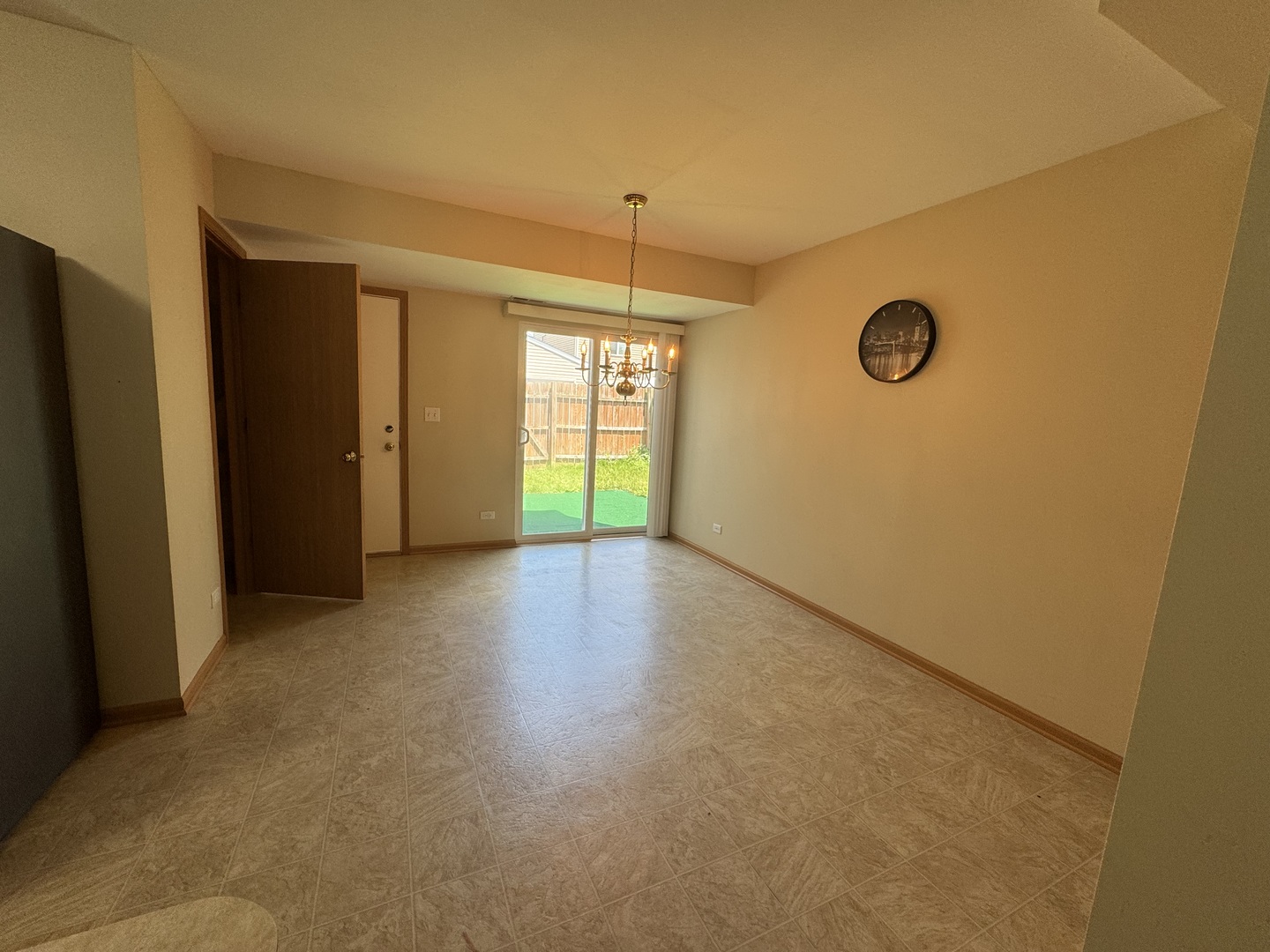 638 Four Seasons Boulevard, Aurora, IL 60504
