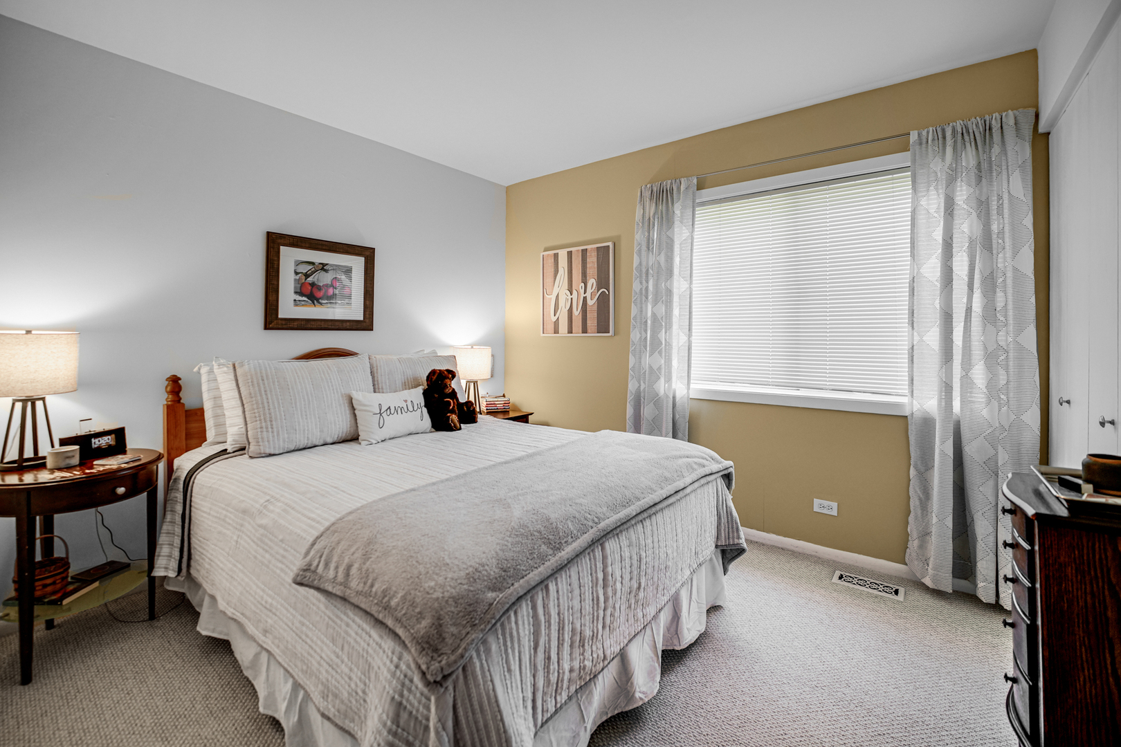 2616 Gateshead Drive, Naperville, IL 60564