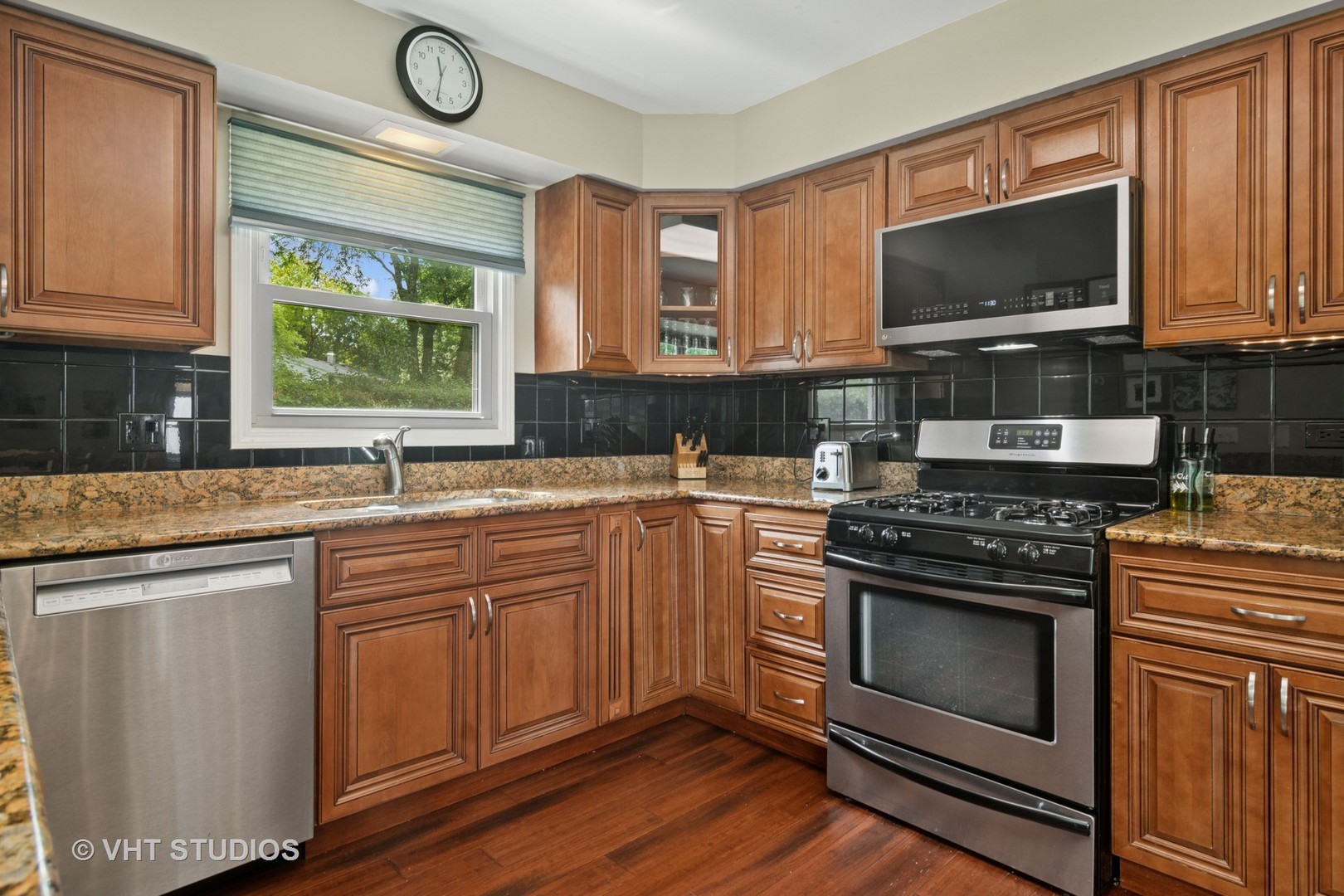 1050 CROFTON Lane, Buffalo Grove, IL 60089