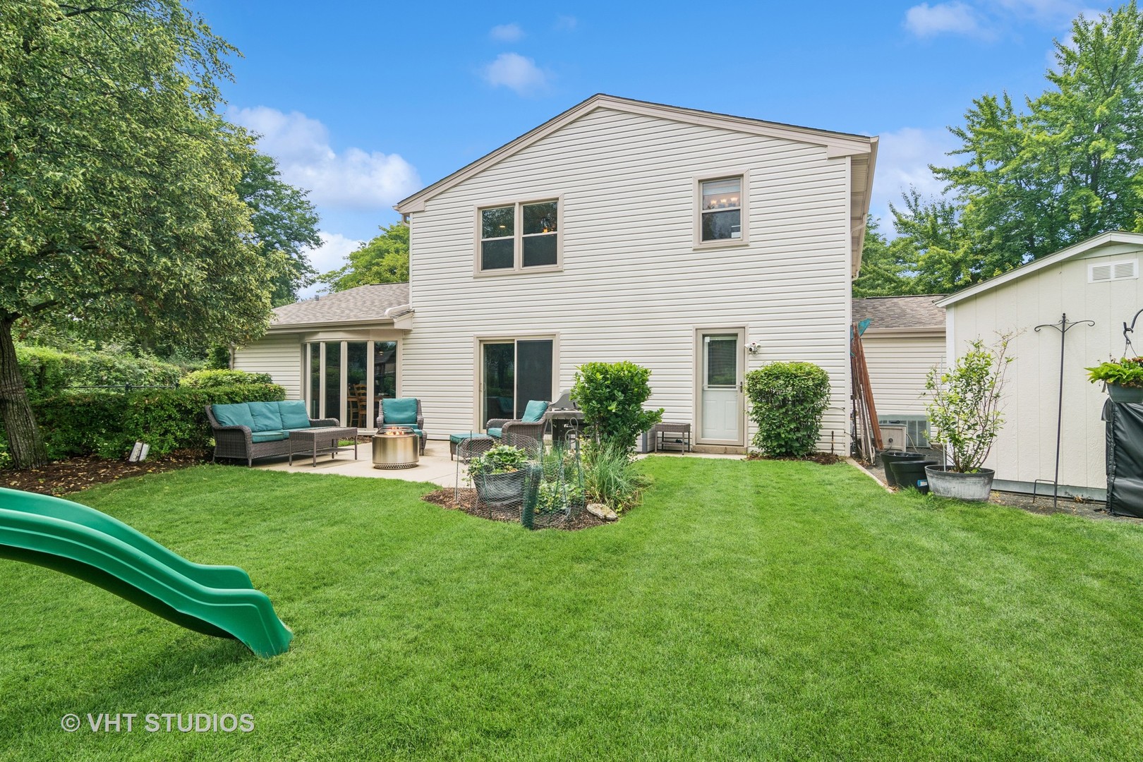 1050 CROFTON Lane, Buffalo Grove, IL 60089
