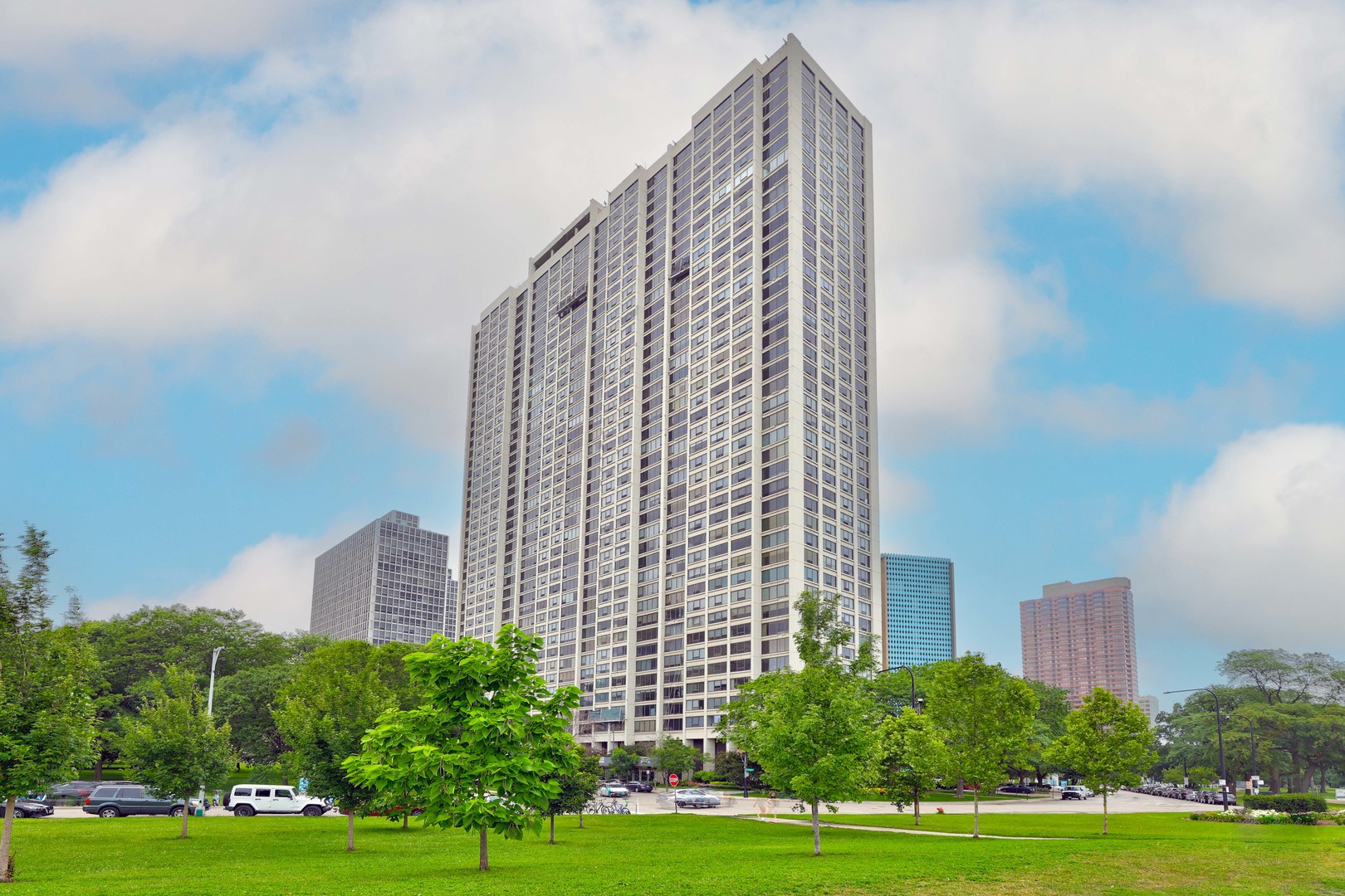 2800 N Lake Shore Drive #2617, Chicago, IL 60657