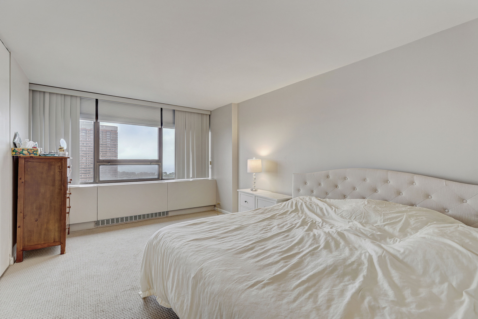 2800 N Lake Shore Drive #2617, Chicago, IL 60657