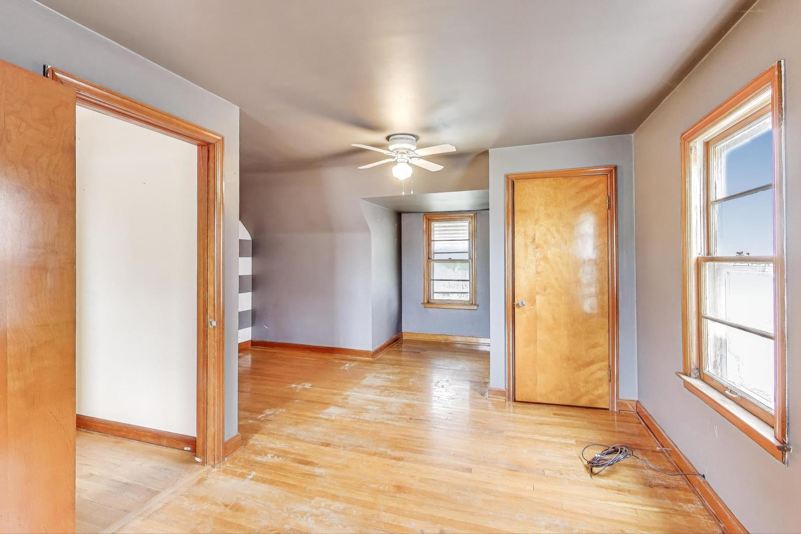 7232 W Oakton Street, Niles, IL 60714