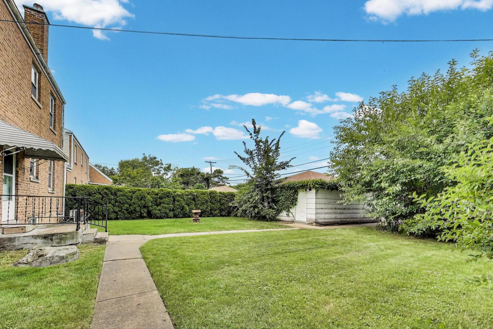 7232 W Oakton Street, Niles, IL 60714