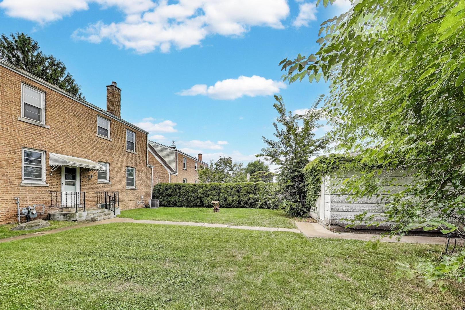 7232 W Oakton Street, Niles, IL 60714