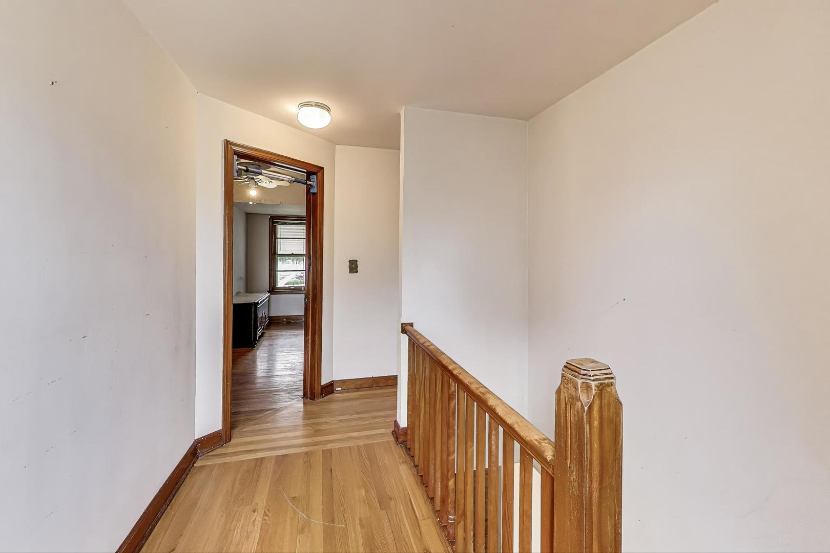 7232 W Oakton Street, Niles, IL 60714