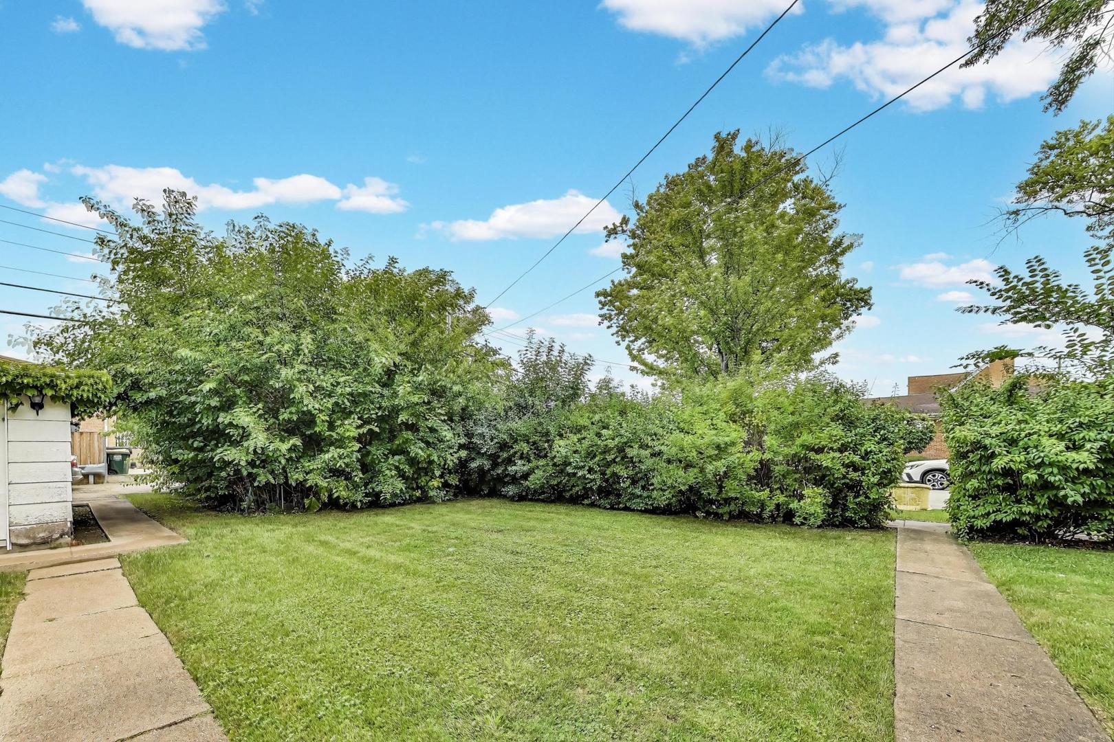7232 W Oakton Street, Niles, IL 60714