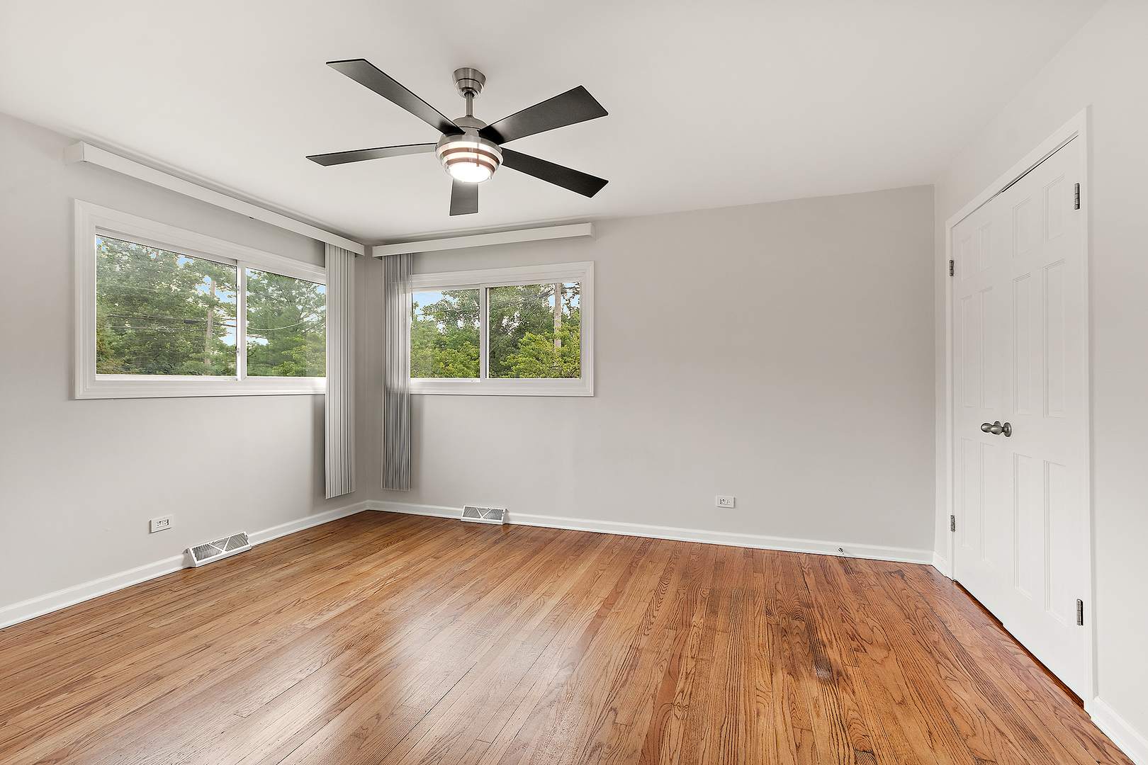 11401 W Mccarthy Road, Palos Park, IL 60464