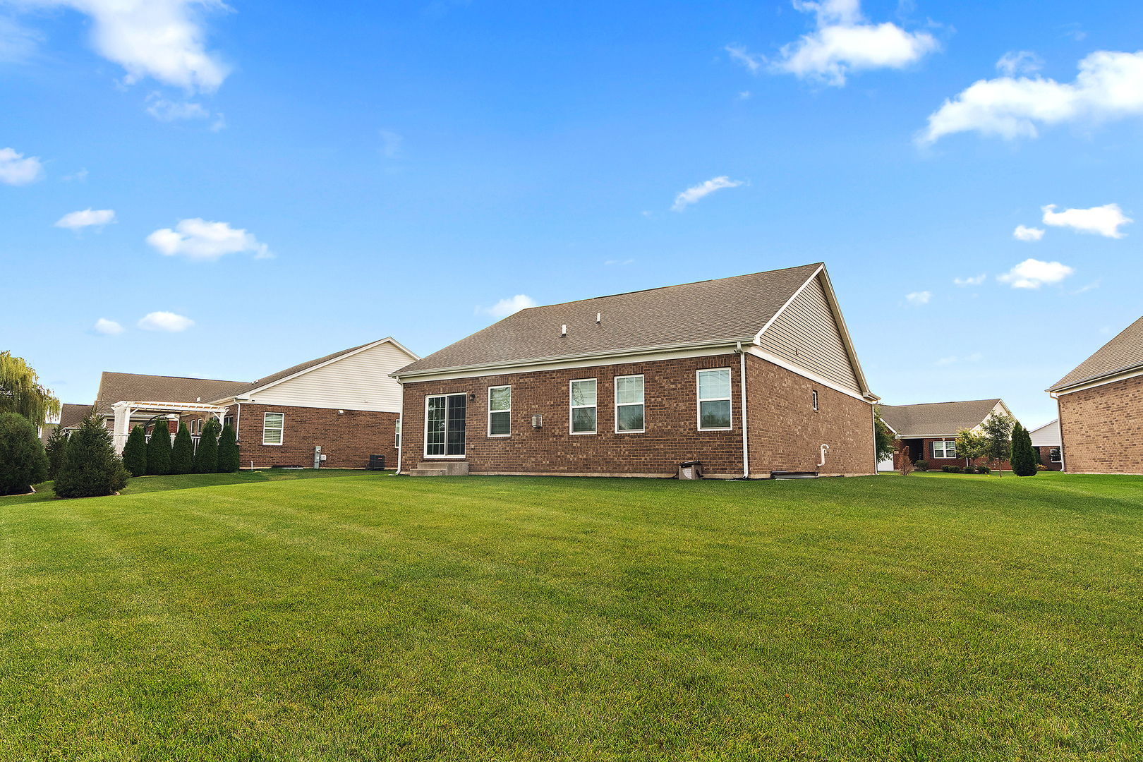 2019 Royalglen Drive, New Lenox, IL 60451
