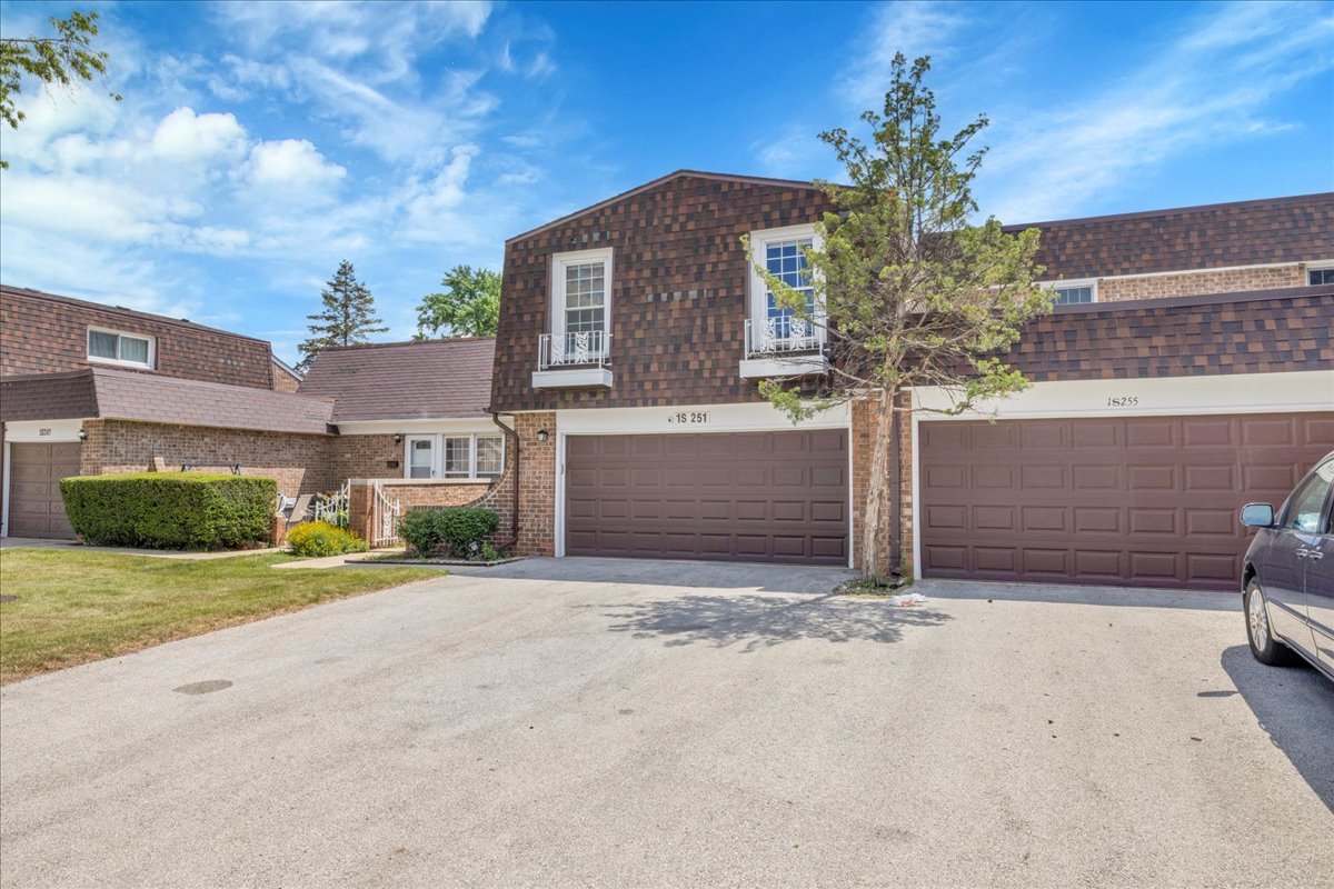 1S251 Ardmore Avenue #1S251, Villa Park, IL 60181