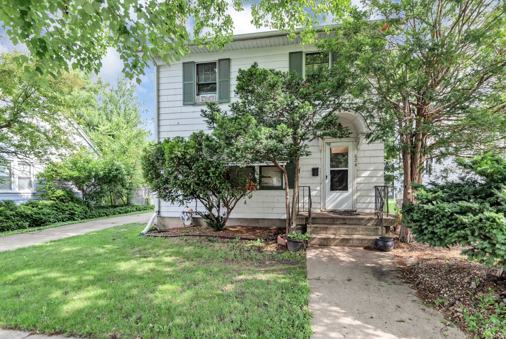 624 Lincoln Avenue, Elgin, IL 60120