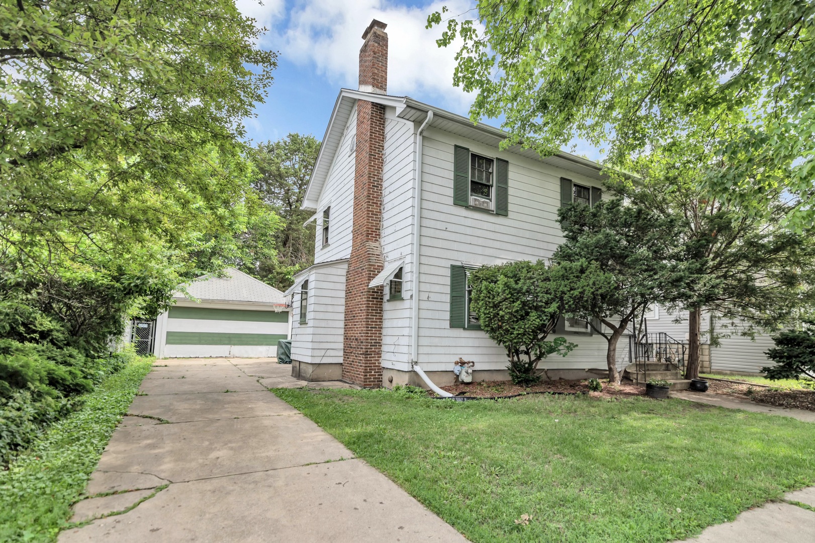 624 Lincoln Avenue, Elgin, IL 60120