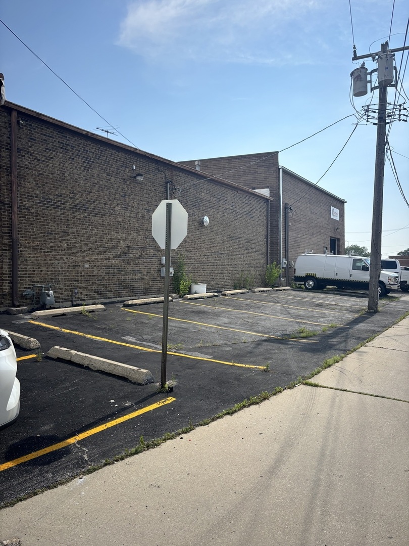 354 W Irving Park Road, Wood Dale, IL 60191