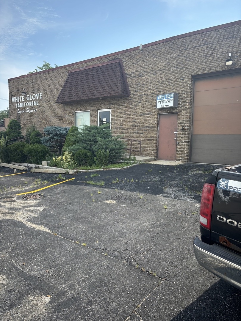 354 W Irving Park Road, Wood Dale, IL 60191