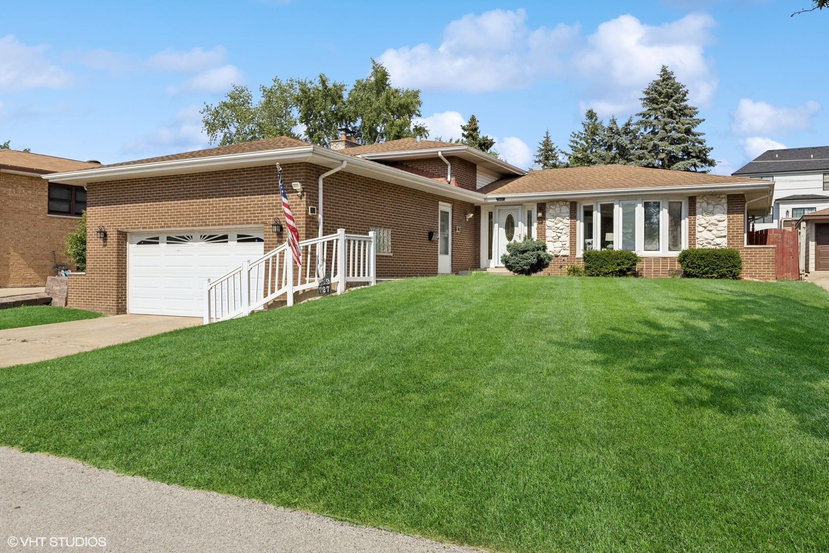 727 McCarthy Street, Lemont, IL 60439