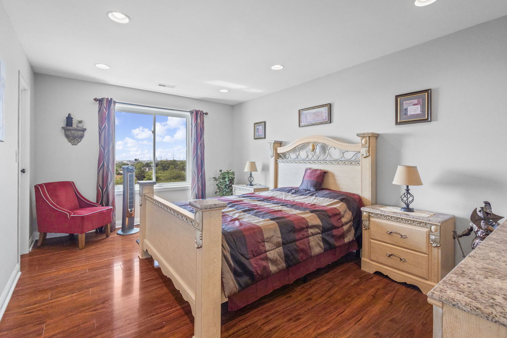 1777 W CRYSTAL Lane #711, Mount Prospect, IL 60056