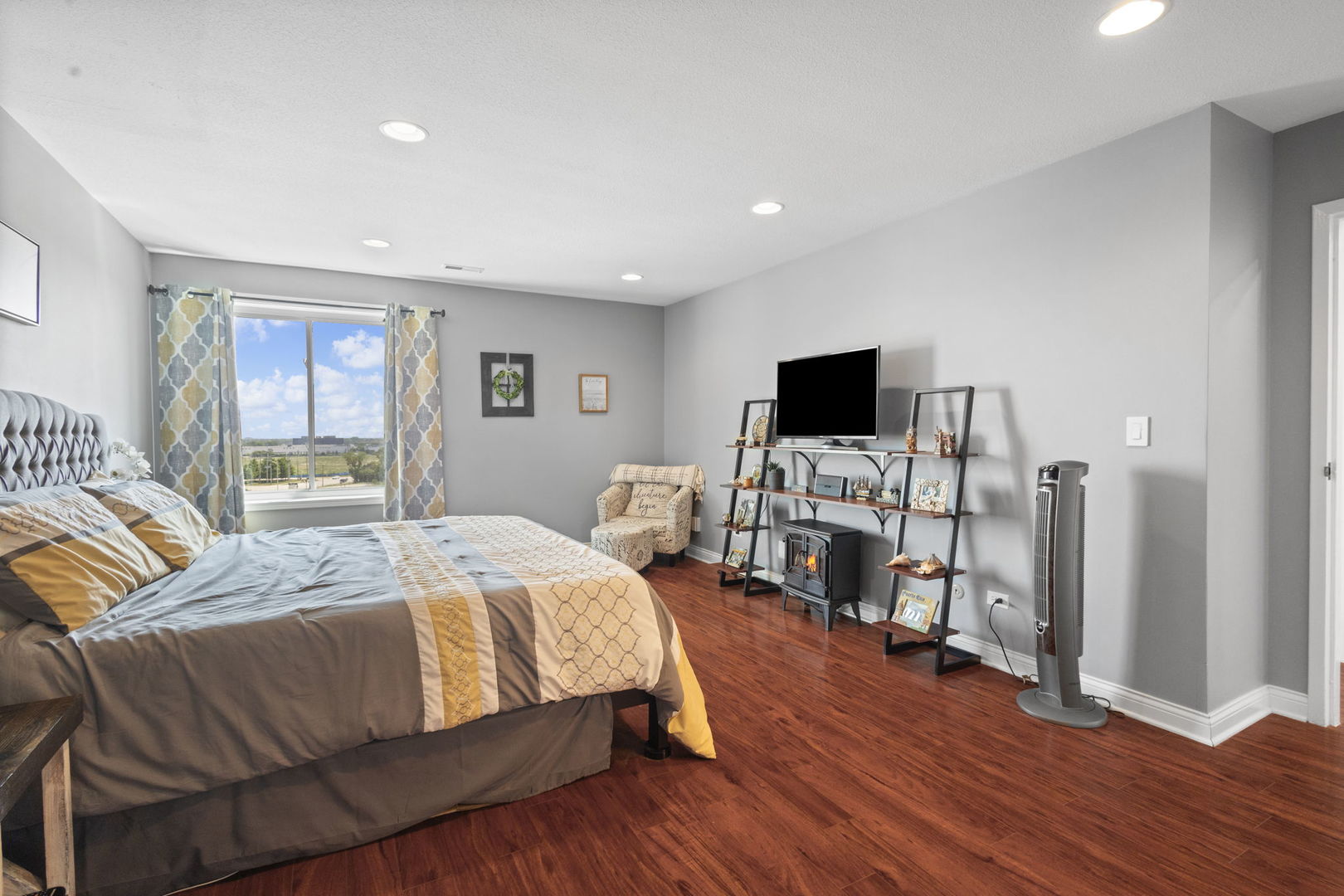 1777 W CRYSTAL Lane #711, Mount Prospect, IL 60056