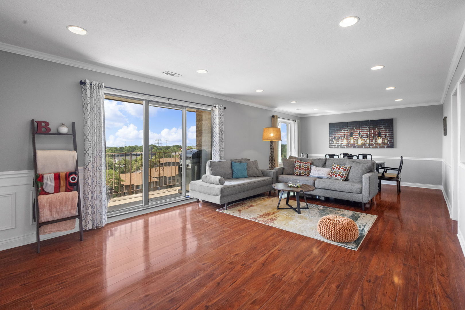 1777 W CRYSTAL Lane #711, Mount Prospect, IL 60056