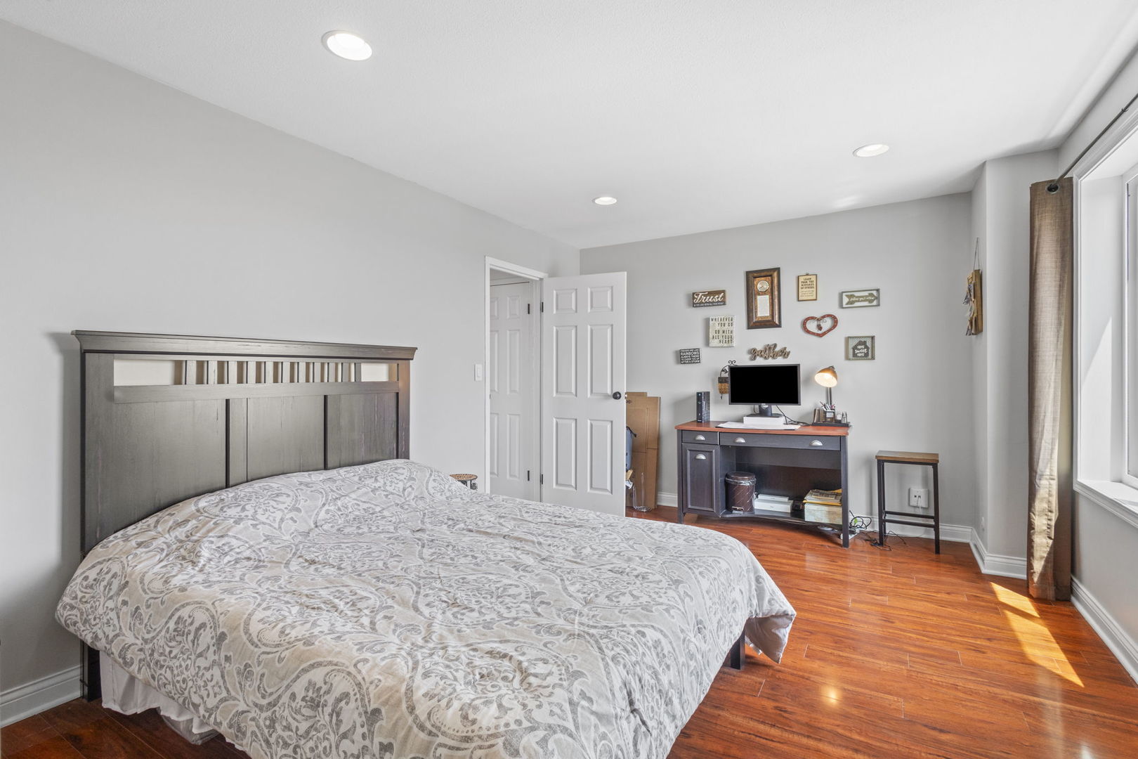 1777 W CRYSTAL Lane #711, Mount Prospect, IL 60056