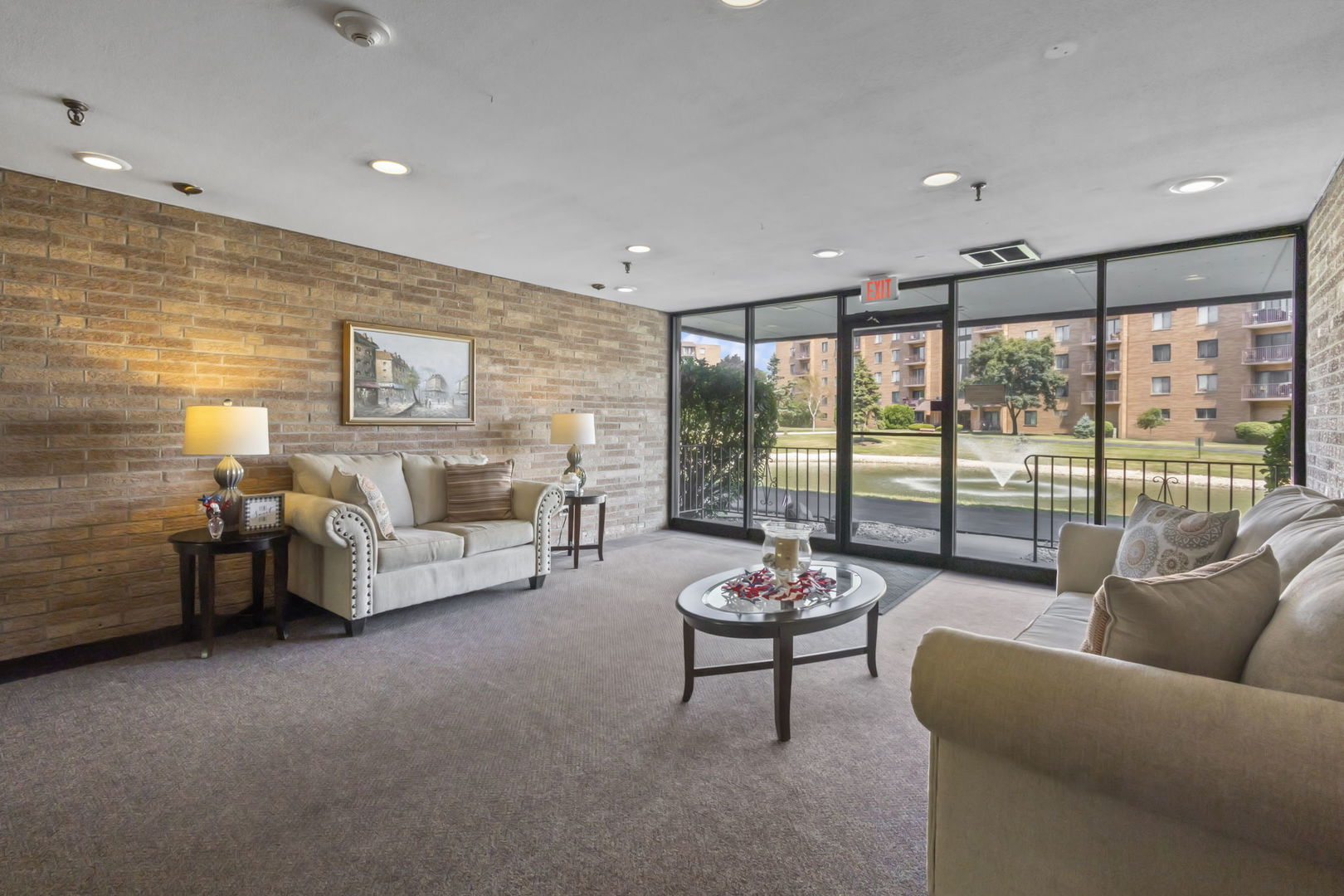 1777 W CRYSTAL Lane #711, Mount Prospect, IL 60056