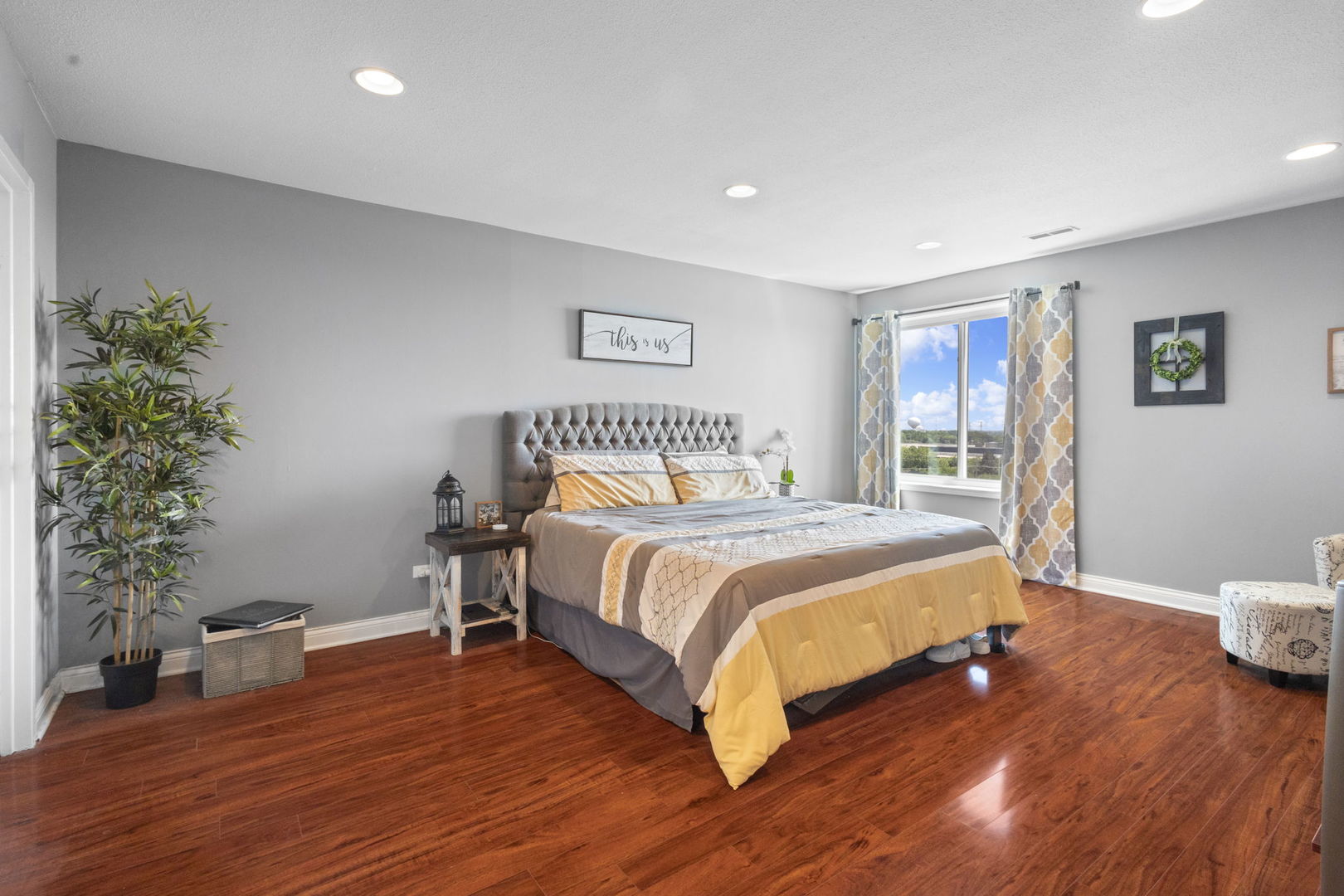 1777 W CRYSTAL Lane #711, Mount Prospect, IL 60056