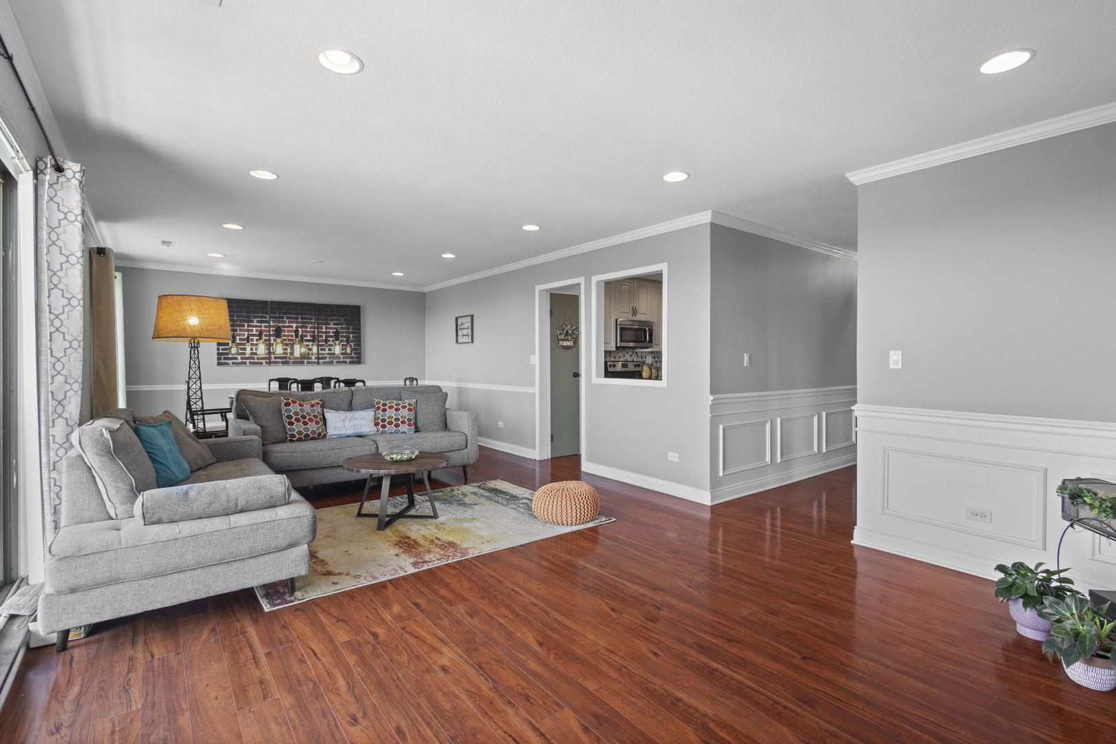 1777 W CRYSTAL Lane #711, Mount Prospect, IL 60056