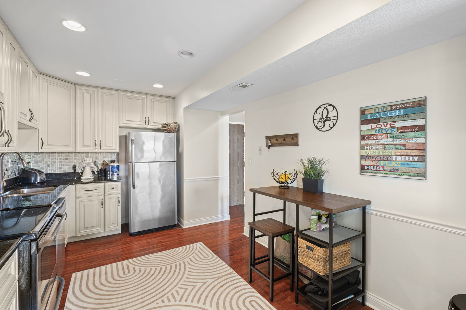 1777 W CRYSTAL Lane #711, Mount Prospect, IL 60056