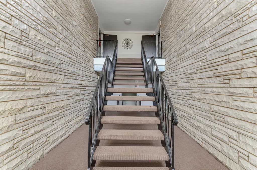 1313 S REBECCA Road #111, Lombard, IL 60148