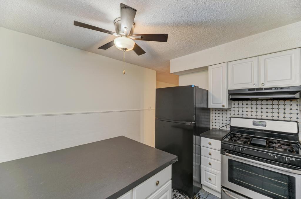 1313 S REBECCA Road #111, Lombard, IL 60148