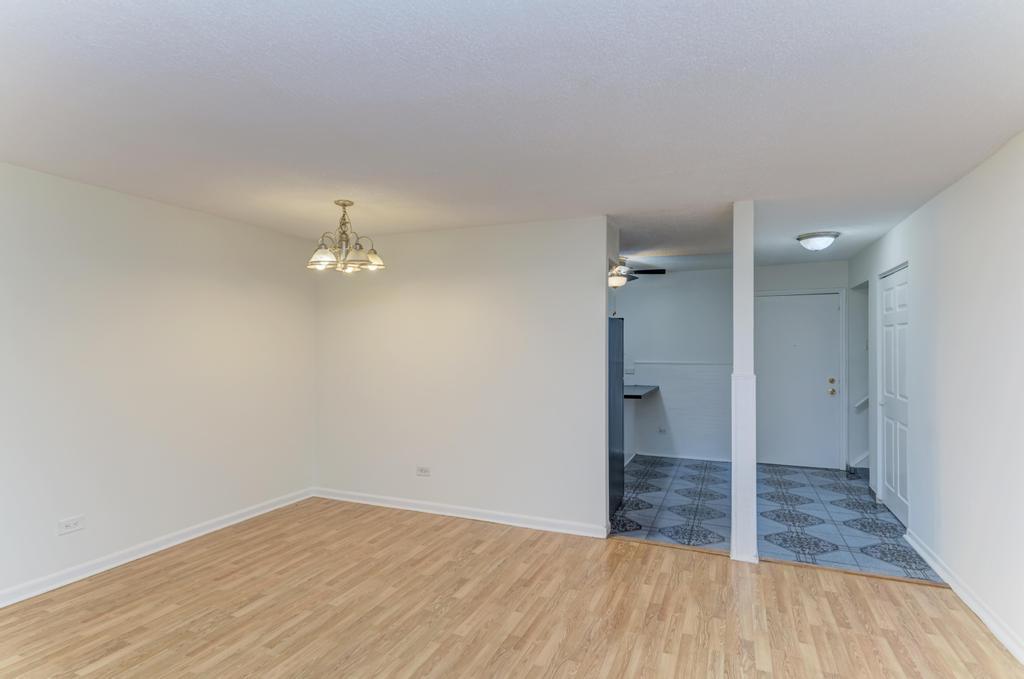 1313 S REBECCA Road #111, Lombard, IL 60148