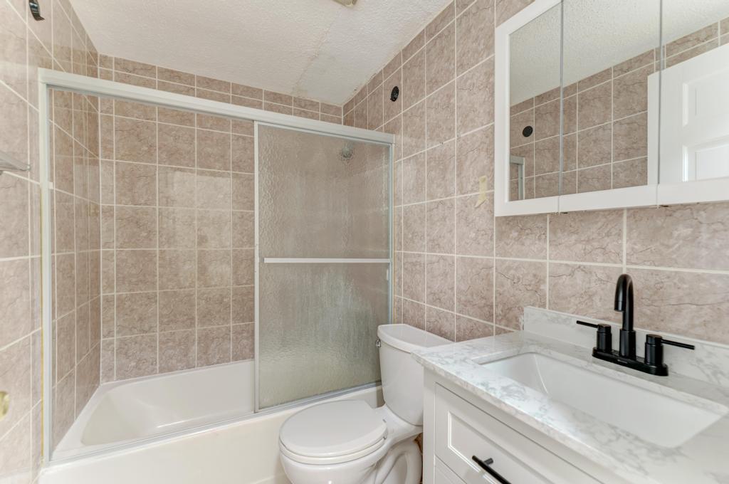 1313 S REBECCA Road #111, Lombard, IL 60148