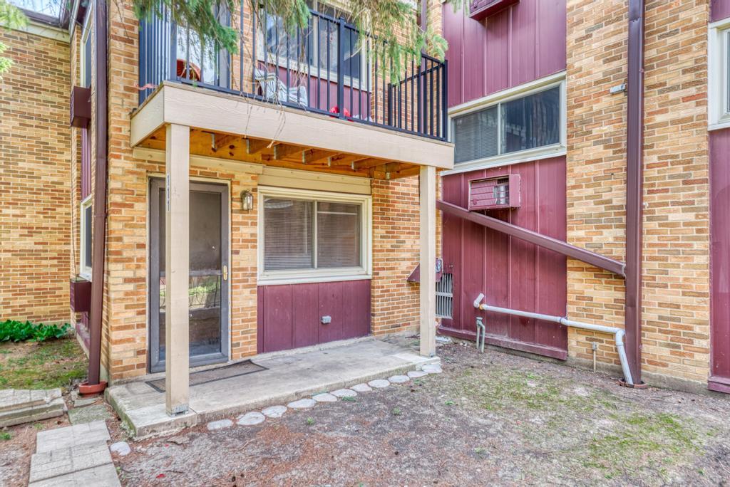 1313 S REBECCA Road #111, Lombard, IL 60148