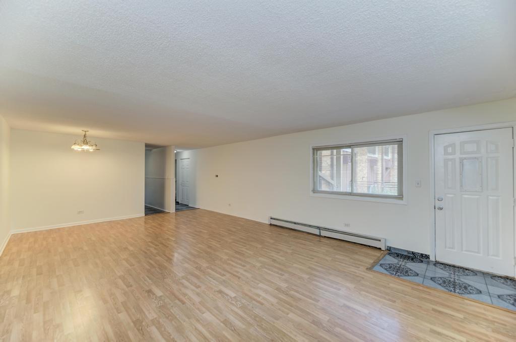 1313 S REBECCA Road #111, Lombard, IL 60148