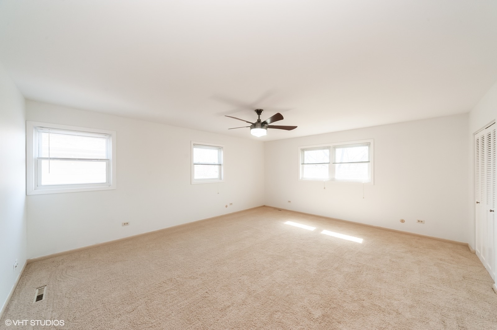39 Berkshire Drive, Wheeling, IL 60090