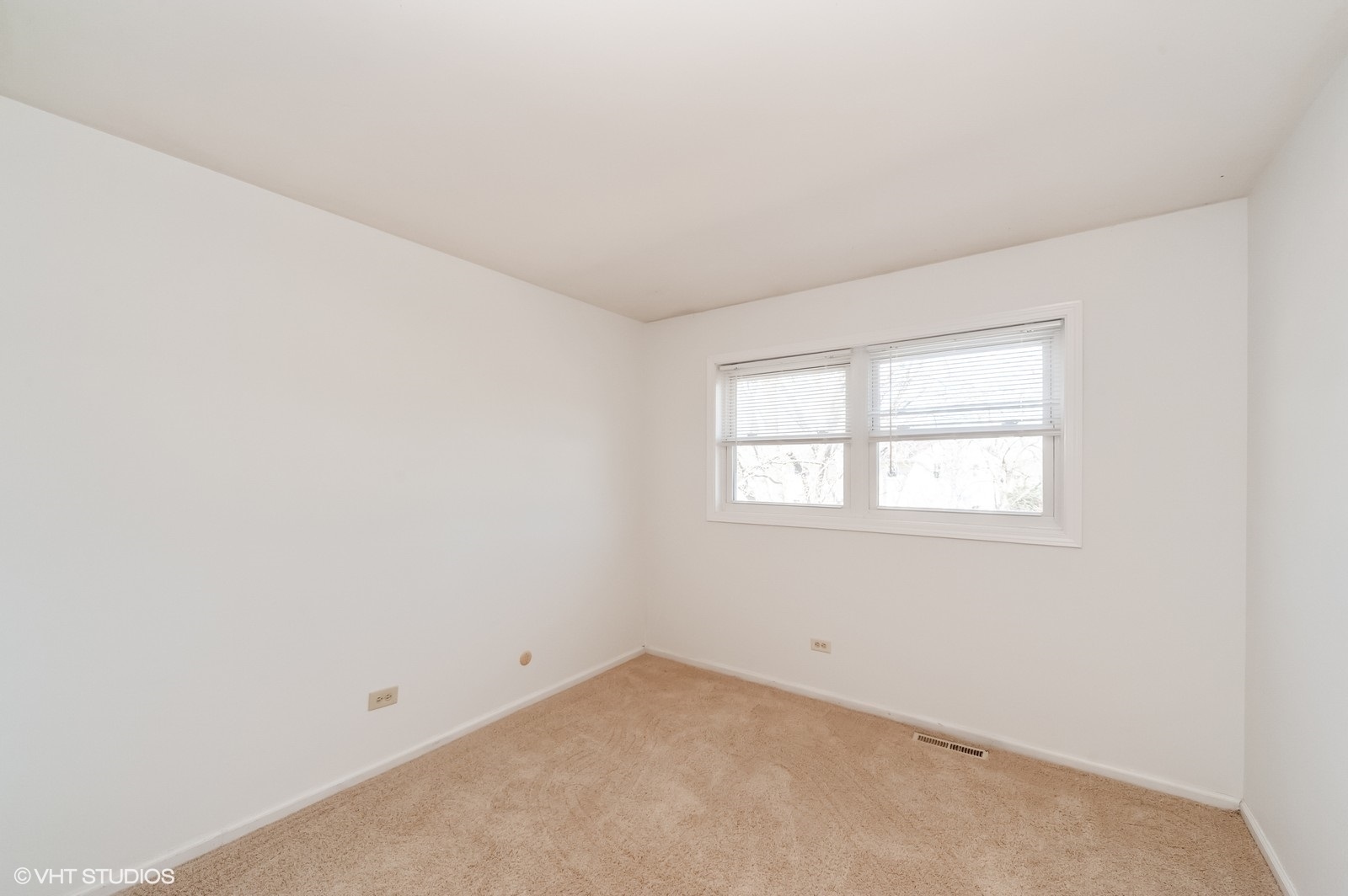 39 Berkshire Drive, Wheeling, IL 60090