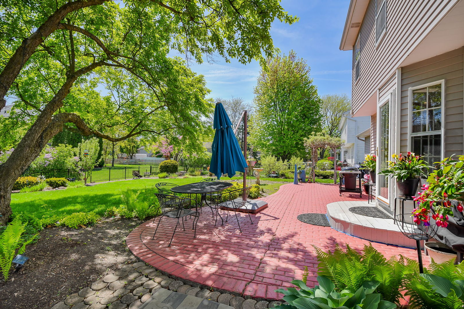 1628 Westminster Drive, Naperville, IL 60563