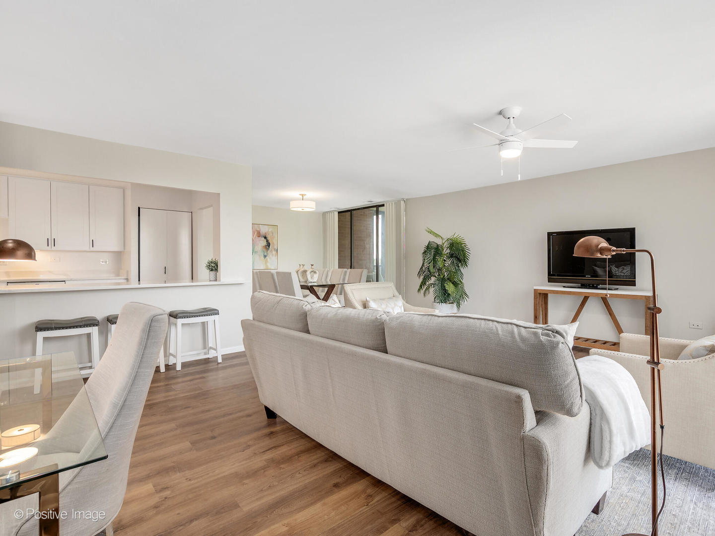 123 Acacia Circle #414, Indian Head Park, IL 60525