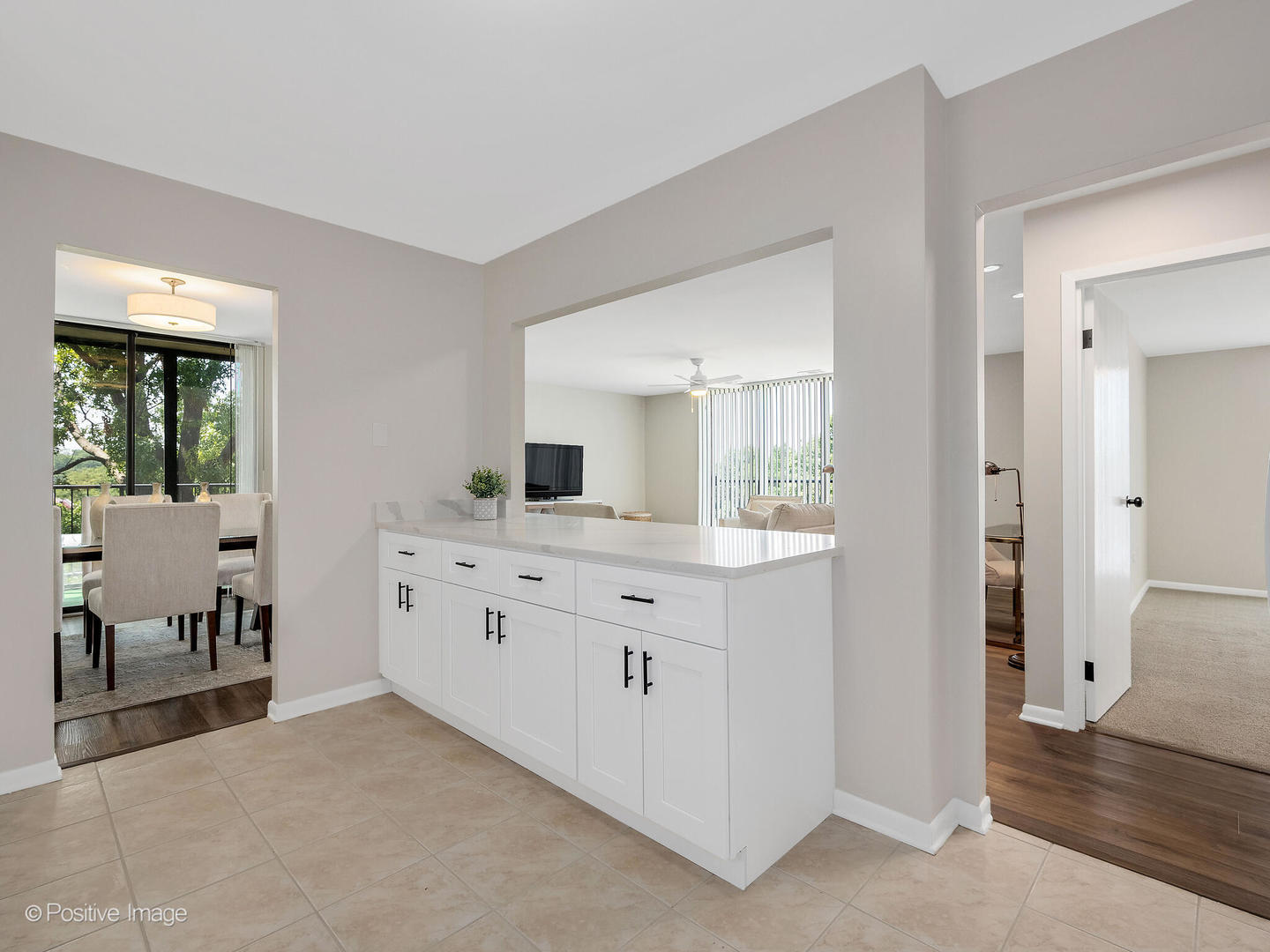 123 Acacia Circle #414, Indian Head Park, IL 60525