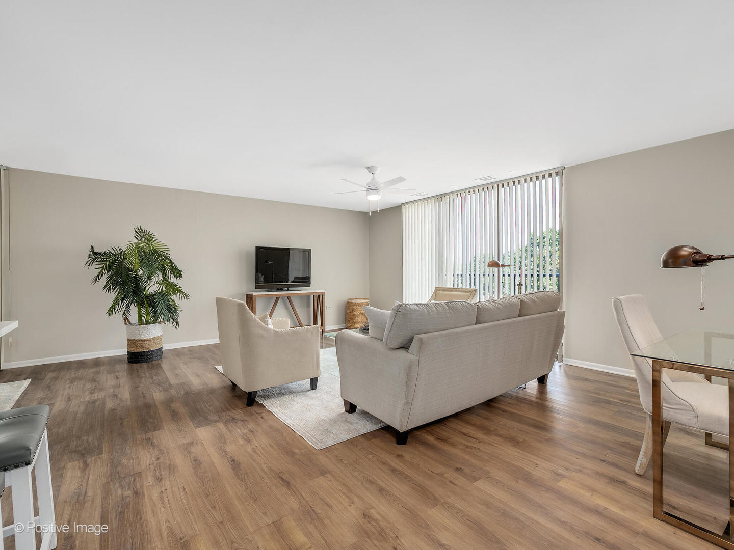 123 Acacia Circle #414, Indian Head Park, IL 60525
