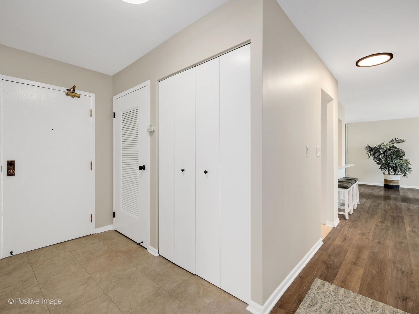 123 Acacia Circle #414, Indian Head Park, IL 60525